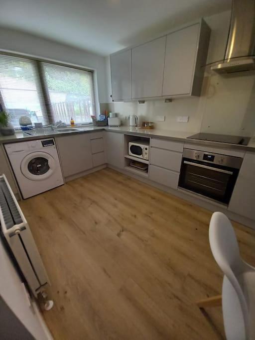 Ferienwohnung Lovely 2 Bed Flat-Great Location Dundee Exterior foto